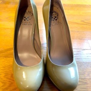 Vince Camuto size 8 Heels